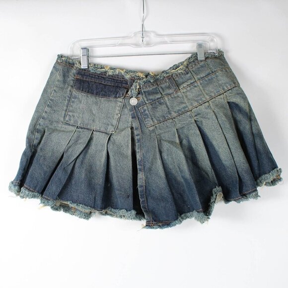 Boohoo Distressed Hem Denim Tennis Skirt - NWT - Size 10 - Picture 2 of 10